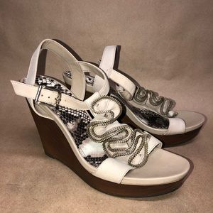 Gianni Bini Size 10 M Wedge Gray Buckle EUC NS3